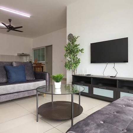 Cozy 3-Bedroom Condo With Pool - سيري كيمبانغان المظهر الخارجي الصورة
