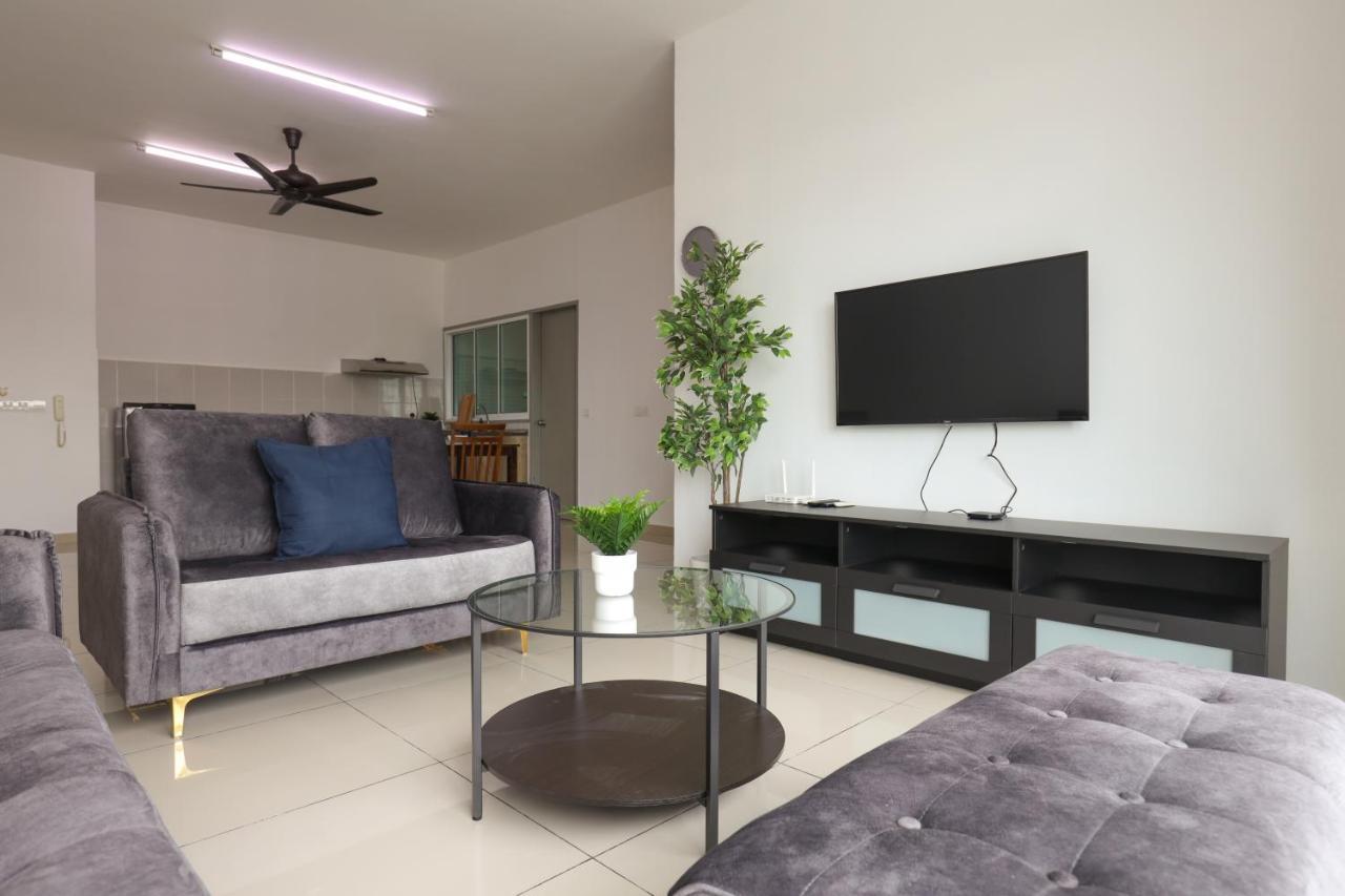 Cozy 3-Bedroom Condo With Pool - سيري كيمبانغان المظهر الخارجي الصورة
