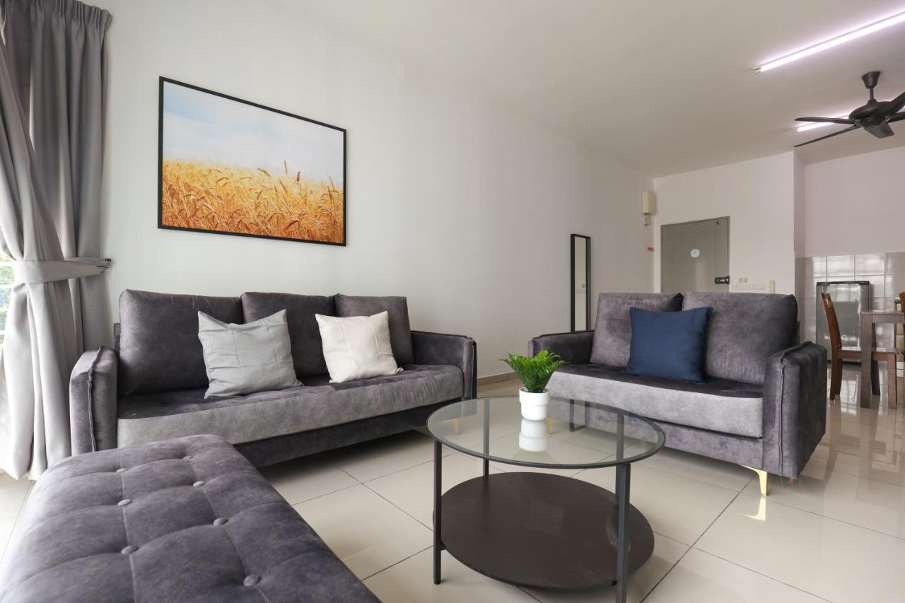 Cozy 3-Bedroom Condo With Pool - سيري كيمبانغان المظهر الخارجي الصورة