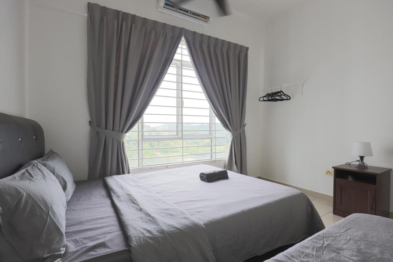Cozy 3-Bedroom Condo With Pool - سيري كيمبانغان المظهر الخارجي الصورة