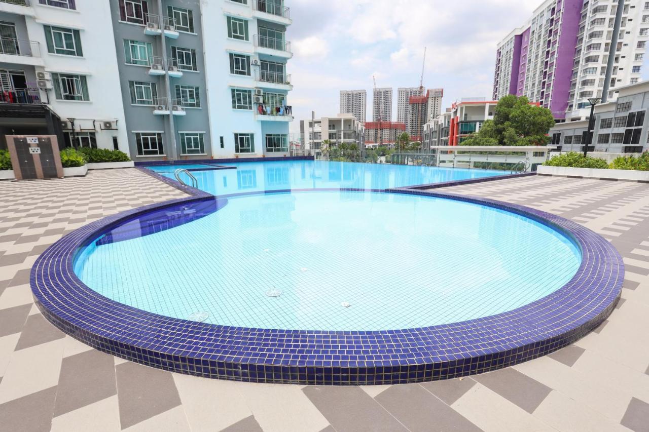 Cozy 3-Bedroom Condo With Pool - سيري كيمبانغان المظهر الخارجي الصورة